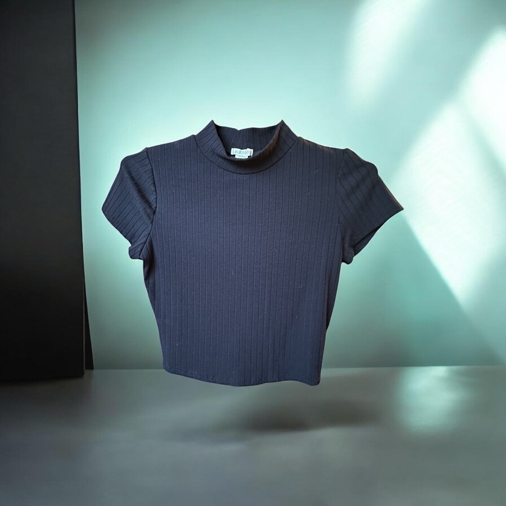 Bozzolo Black Ribbed Mock Neck Crop Top